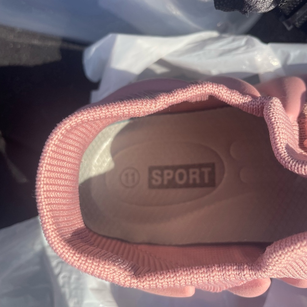Yeezy Adidas Women’s Sneaker - Picture 7 of 7